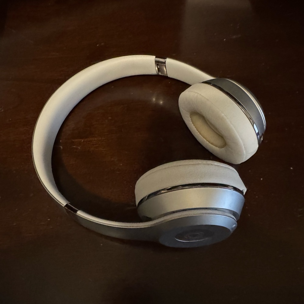 Beats Solo 3 Silver